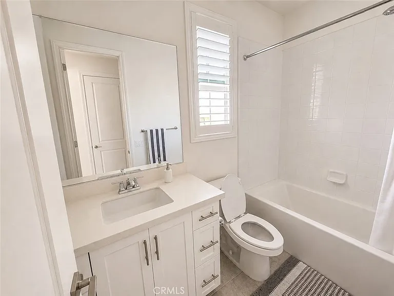 13419 Gardenia Ave — Photo 27