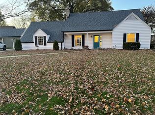 5379 Kerth Rd, Saint Louis, MO 63128