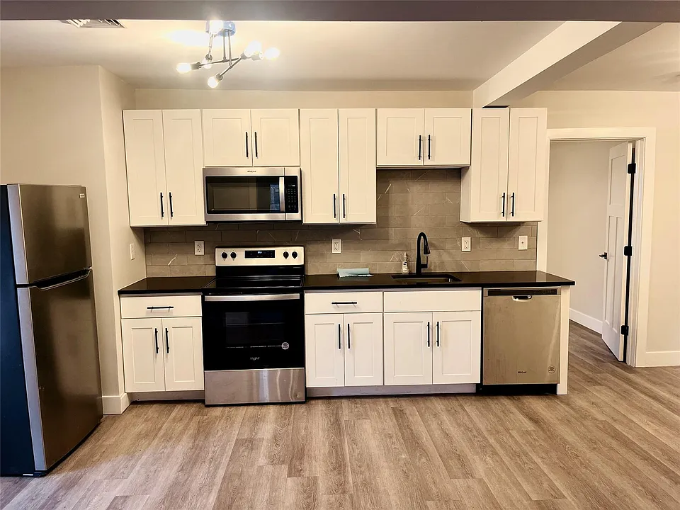 7 S Clinton St #2