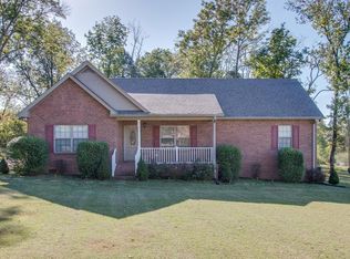 50 Acorn Ln, Hartsville, TN 37074
