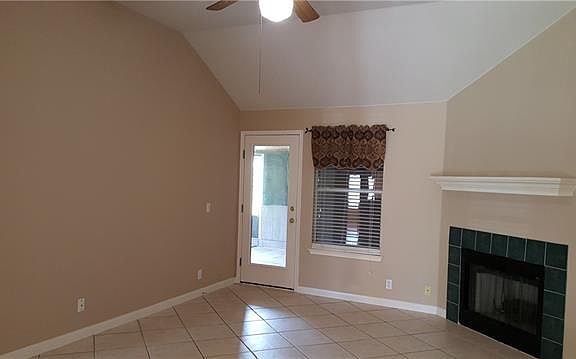 3rd image of 102 Willow Dr