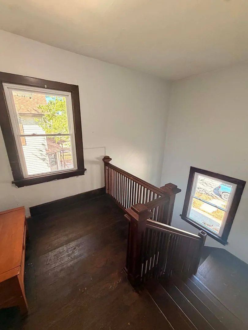 204 N Sergeant — Photo 4