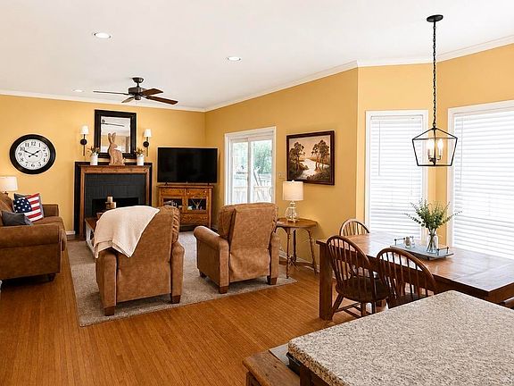 5th image of 105 River Oaks Ct