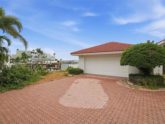 3rd image of 5810 Bahama Way S