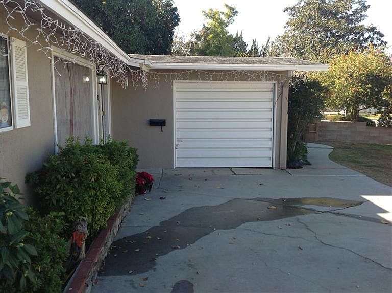 1st image of 925 Radcliffe Ave