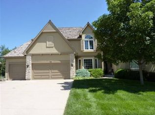 708 NE Plumbrook Pl, Lees Summit, MO 64064