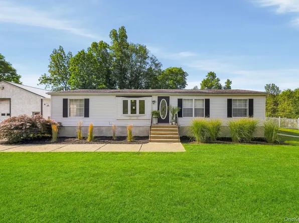 176 County Route 17, Thompson Ridge, NY 12566