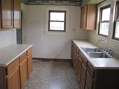 2nd image of 407 Wood St