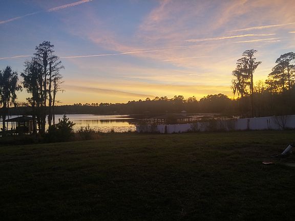 2nd image of 320 NW Scenic Lake Dr