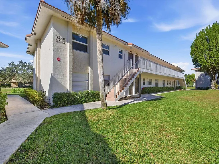 3228 Coral Ridge Dr #3228 — Photo 2