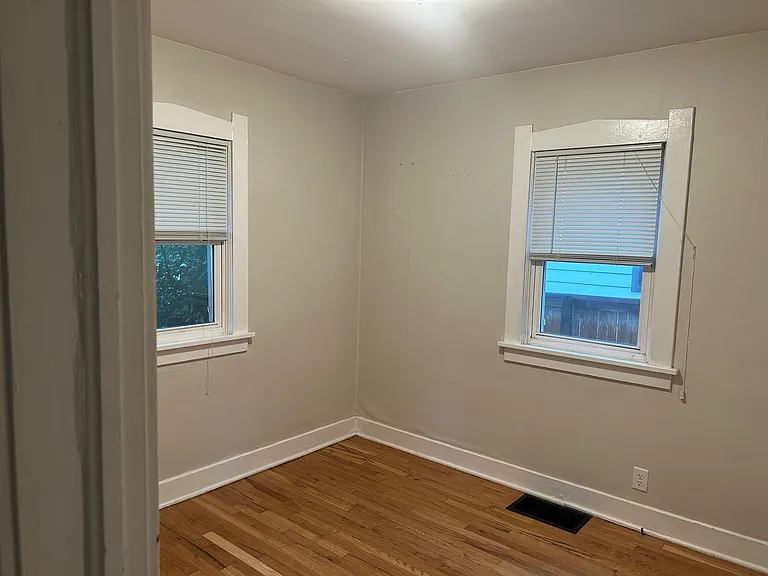 2295 S Franklin St — Photo 11