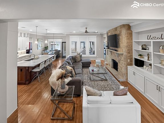 5th image of 903 W 86th Pl S