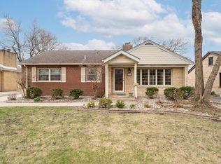 8504 Crestwood Ave, Munster, IN 46321