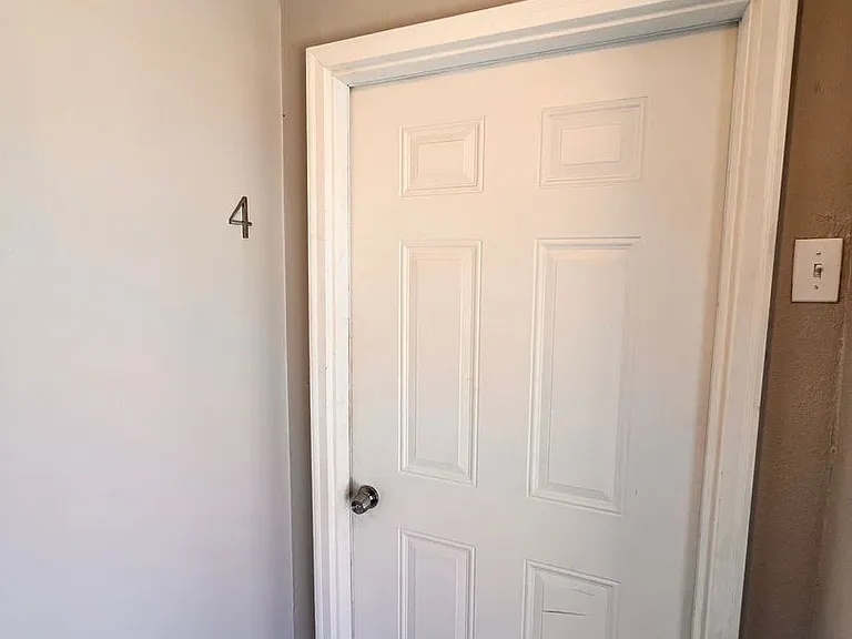 100 Commercial Ave — Photo 13