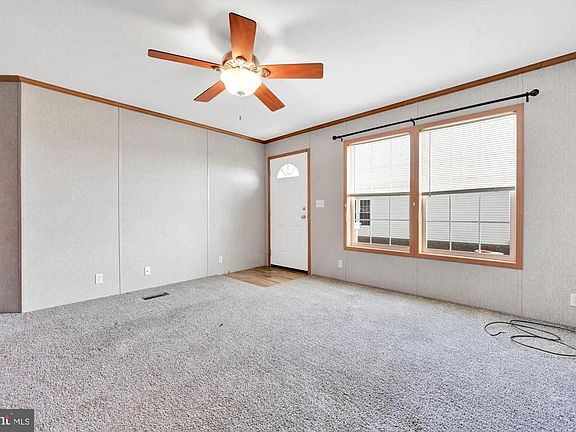 3rd image of 44 Arrowhead Dr