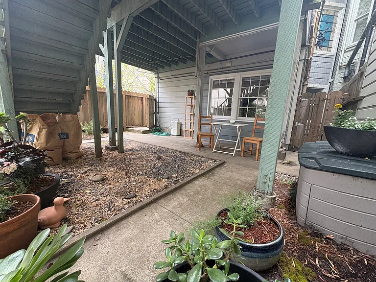 1215 6th Ave #A — Photo 22