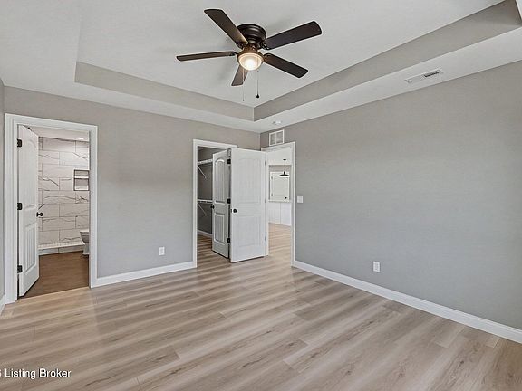 5th image of 106 Woodford Dr