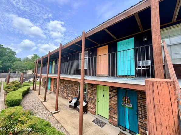 1550 E 2nd St, Pass Christian, MS 39571