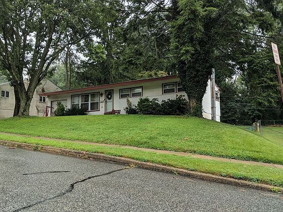 3rd image of 211 Valley Green Dr