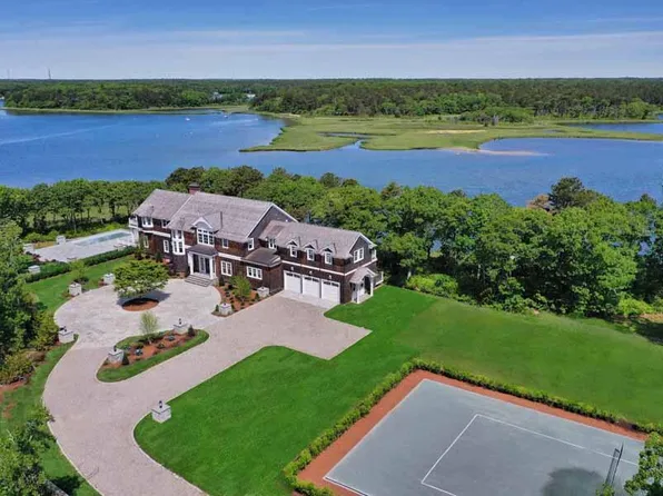 160 Peppercorn Lane, Cotuit, MA 02635