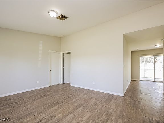 4th image of 10217 Sandy Hollow Ln