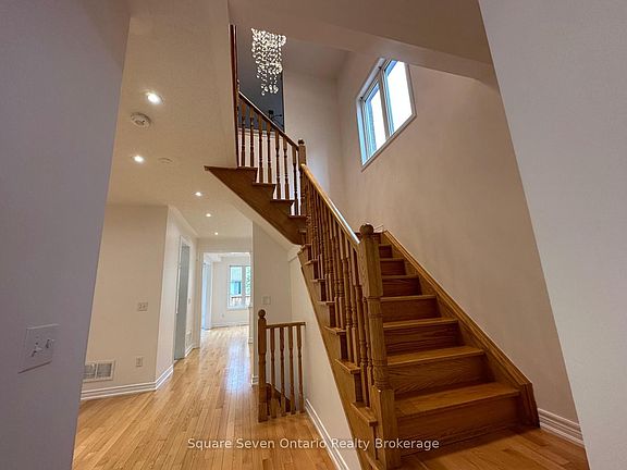 4th image of 34 Vanderpool Cres