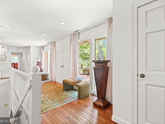 3rd image of 109 Goodloe Dr