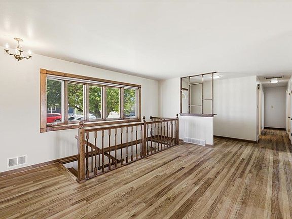 5th image of 3025 Hamilton Way