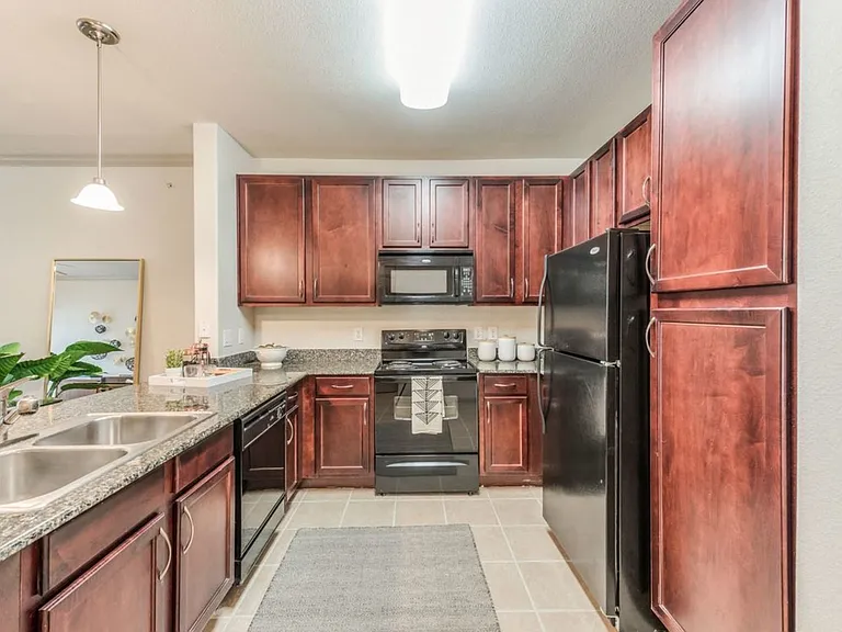Villas at Bunker Hill Apartments — Photo 12