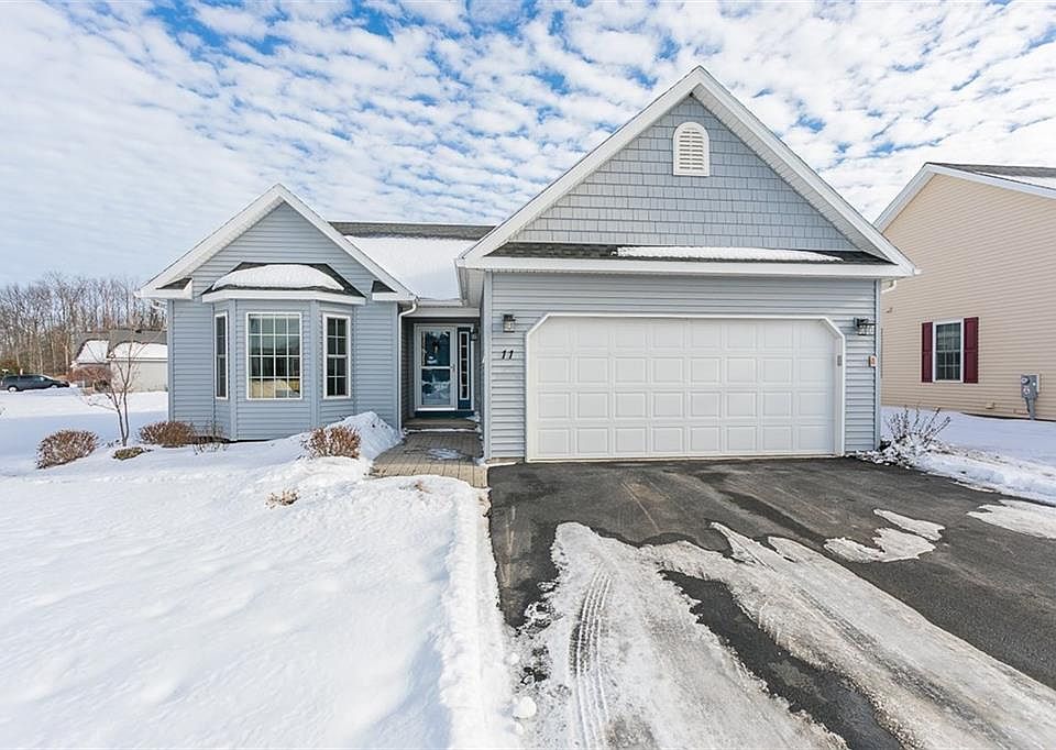 1st image of 11 McCormick Ln