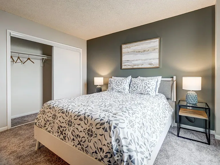 River Park Tower Apartment Homes — Photo 8
