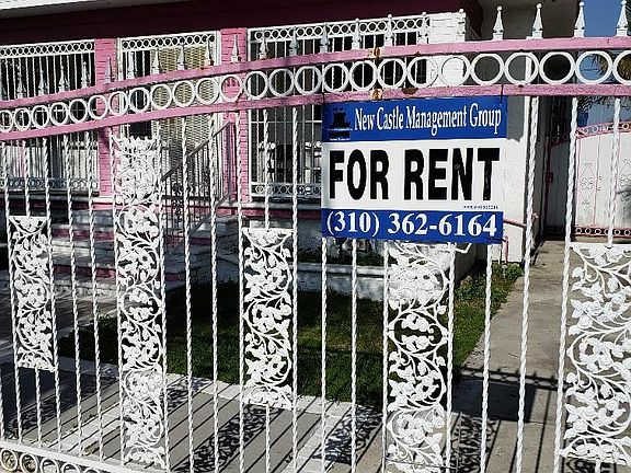 2nd image of 1361 E 41st Pl
