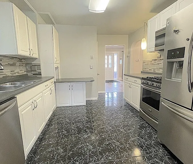 1515 Pelissier St — Photo 10
