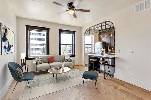 Floor plan 305