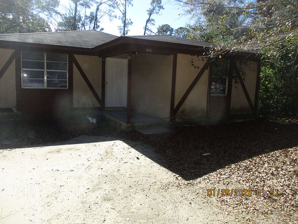 1st image of 806 W Lincoln Ave