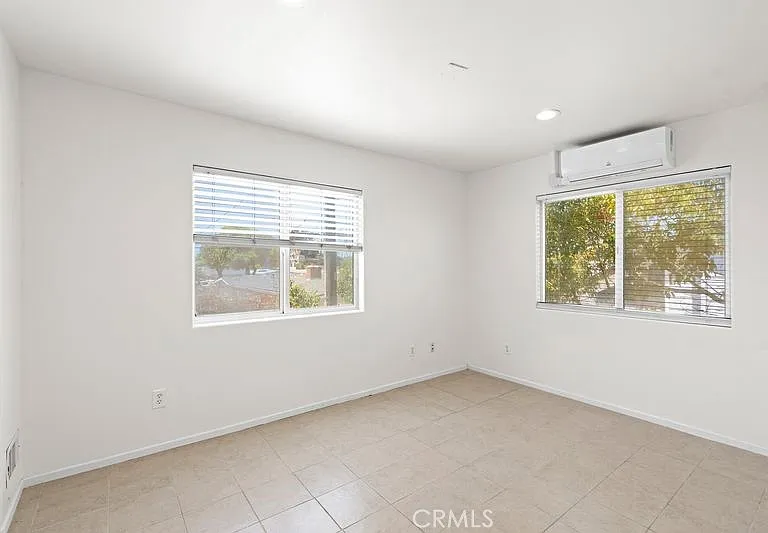 1578 S San Bernardino Pl — Photo 12