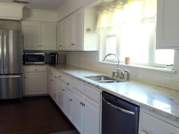 3rd image of 3101 Chaparral Ln