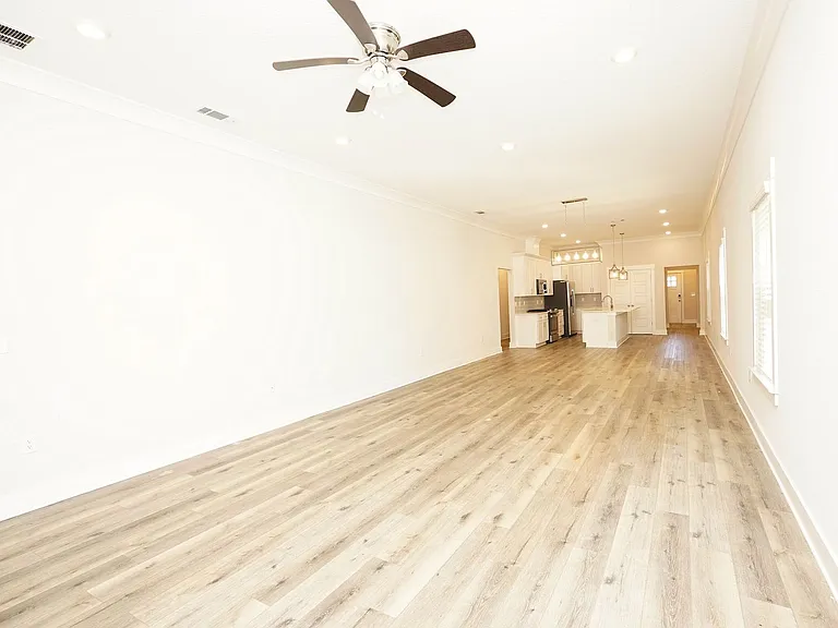 1568 Pine St — Photo 16