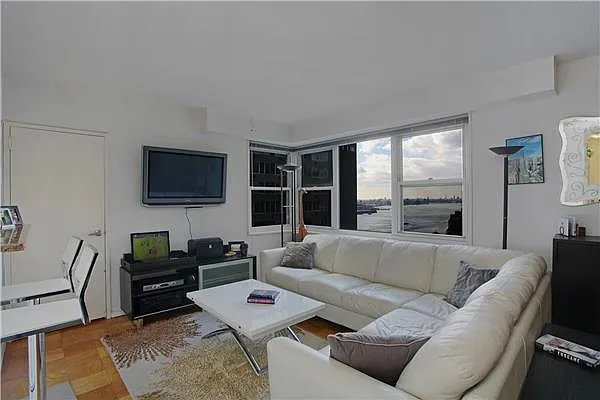 Rented by Oxford Property Group | media 18