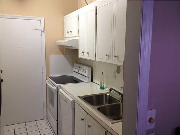 2nd image of 2200 NE 66th St APT 1405