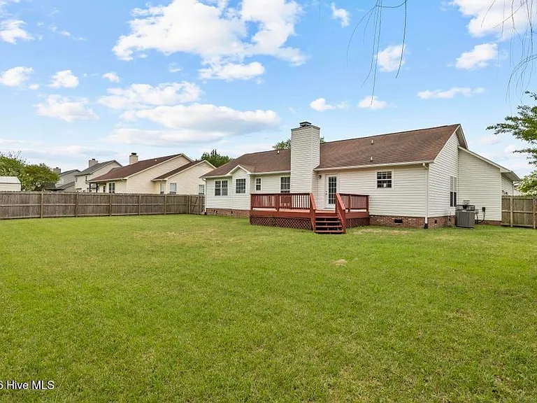 103 Richmond Dr — Photo 27