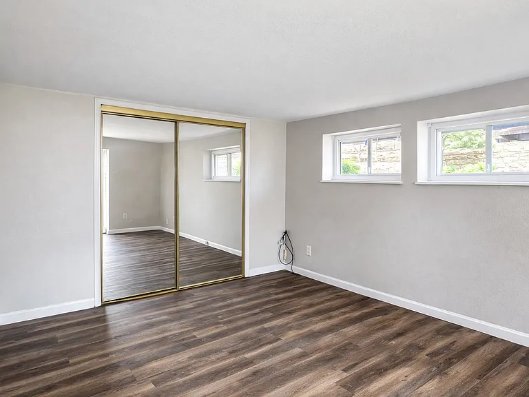 1036 S Braddock Ave — Photo 3