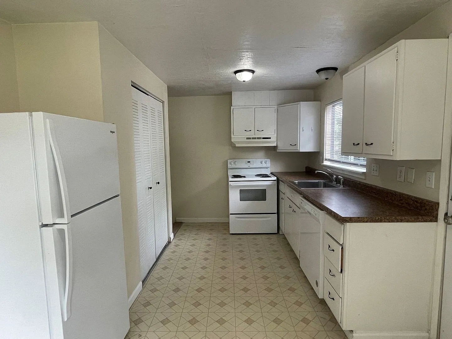 Ashland Court — Photo 3