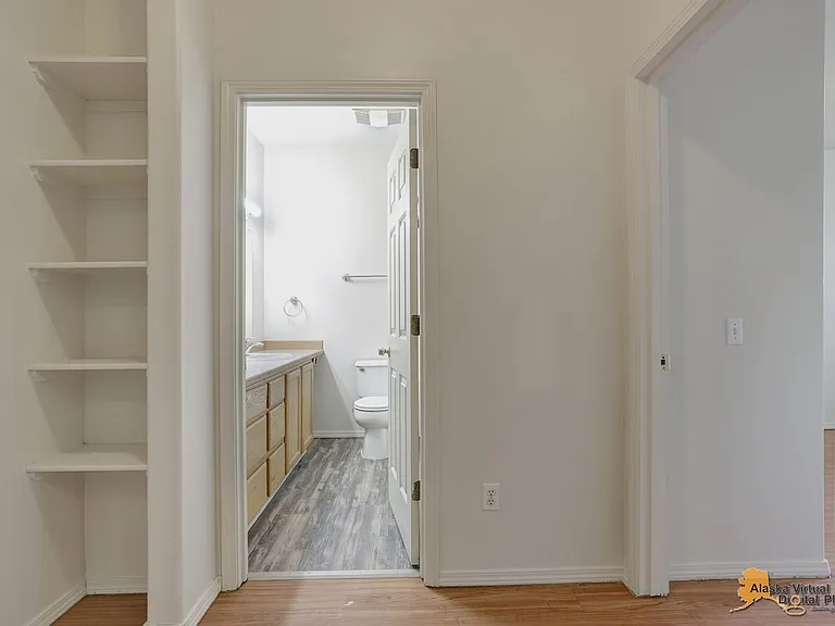 1105 W 34th Ave — Photo 12