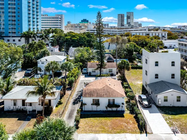 318 N Lakeside Court, West Palm Beach, FL 33407