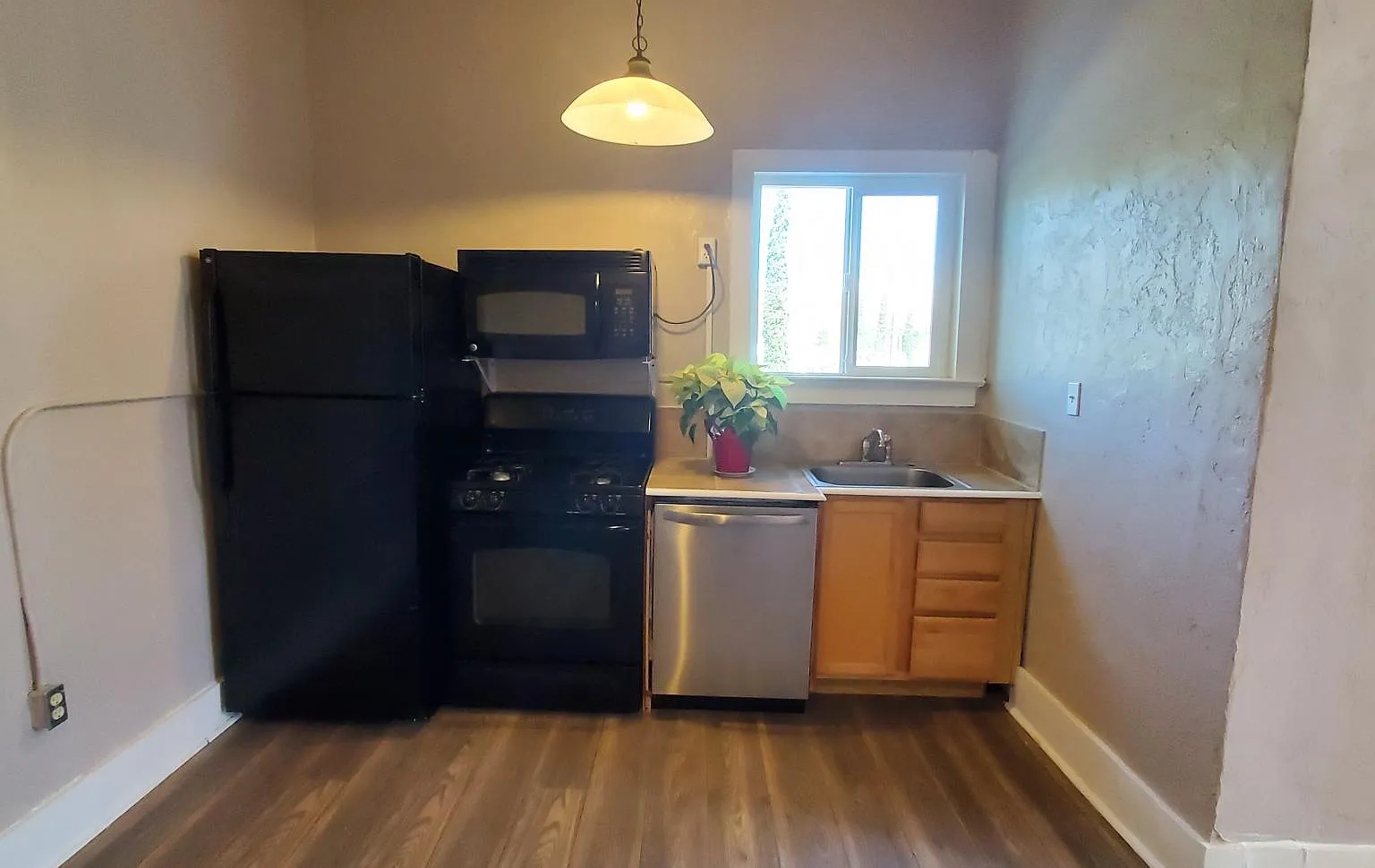 Studio, 345 sqft, $1,025 — Photo 2