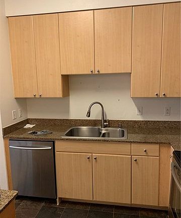5th image of 388 E Ocean Blvd Unit 103
