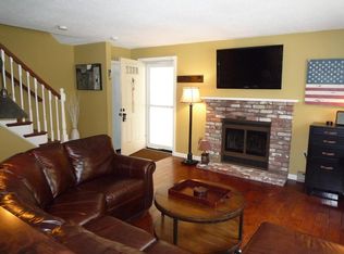 10 Erick Rd APT 3, Mansfield, MA 02048