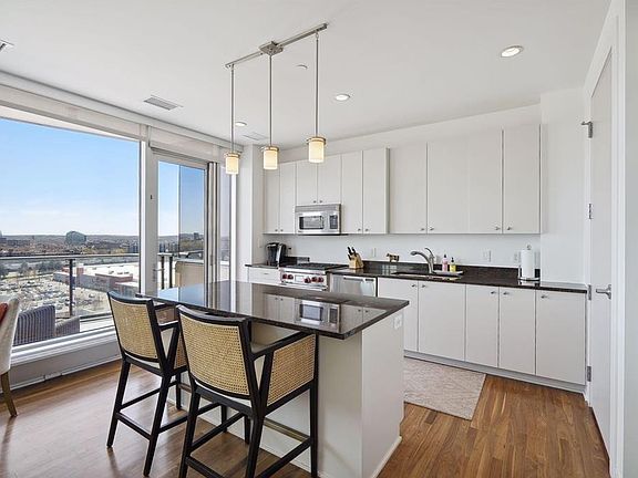 5th image of 3209 Galleria Unit 1007