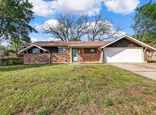 317 NW Wintercrest Rd, Burleson, TX 76028